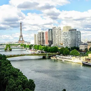 https://eiffel-tower-penthouse.fr-paris.fr